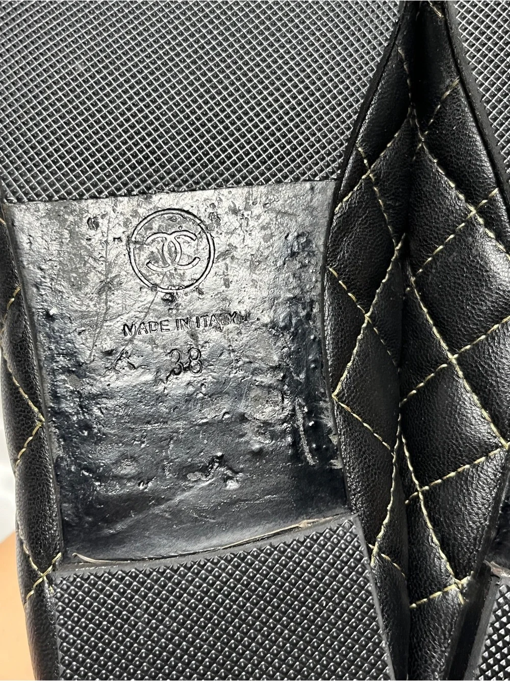 CHANEL Black Quilted Leather Ballet Flats with CC Logo